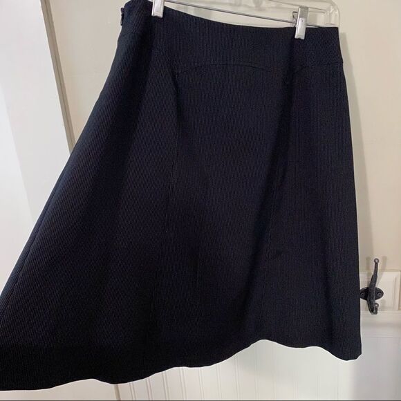TAHARI Skirt Narrow Pinstripe A-line Slightly Flared Sz 8 Corpcore Work Office - Picture 5 of 11